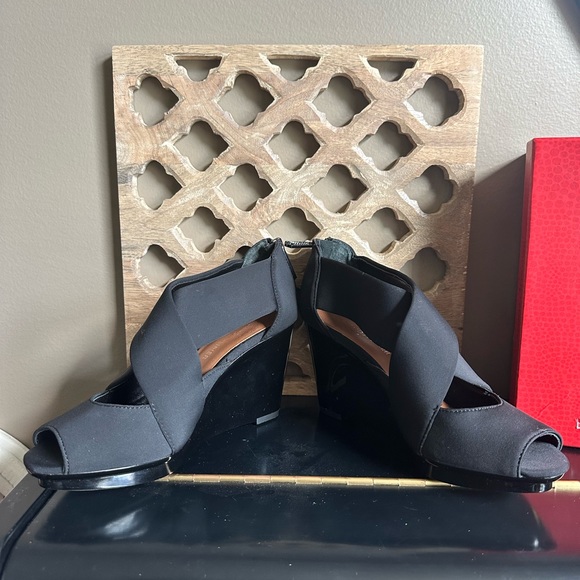 Donald J. Pliner Wedge Heels - Picture 8 of 9